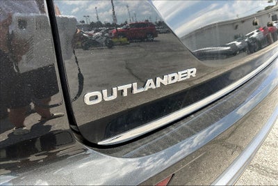 2025 Mitsubishi Outlander SE