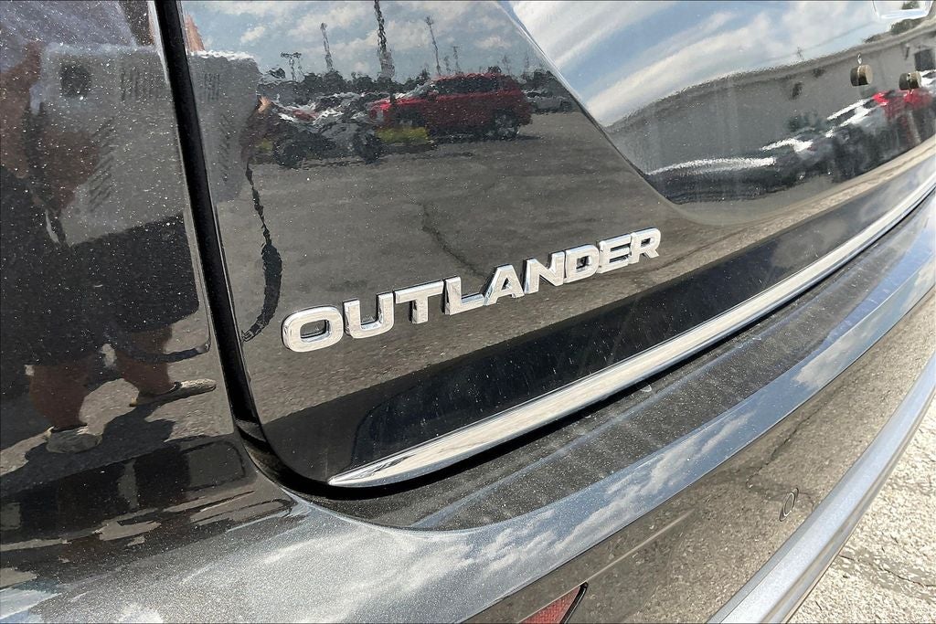 2025 Mitsubishi Outlander SE