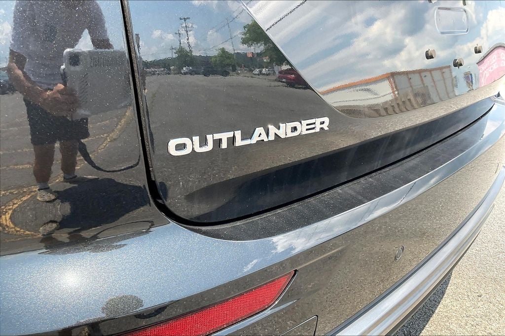 2025 Mitsubishi Outlander SE