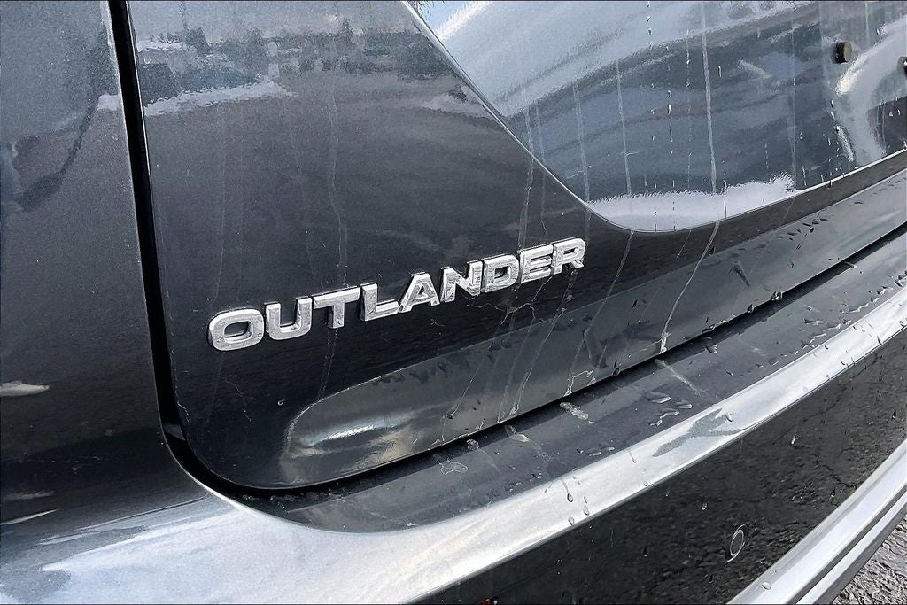 2025 Mitsubishi Outlander SE