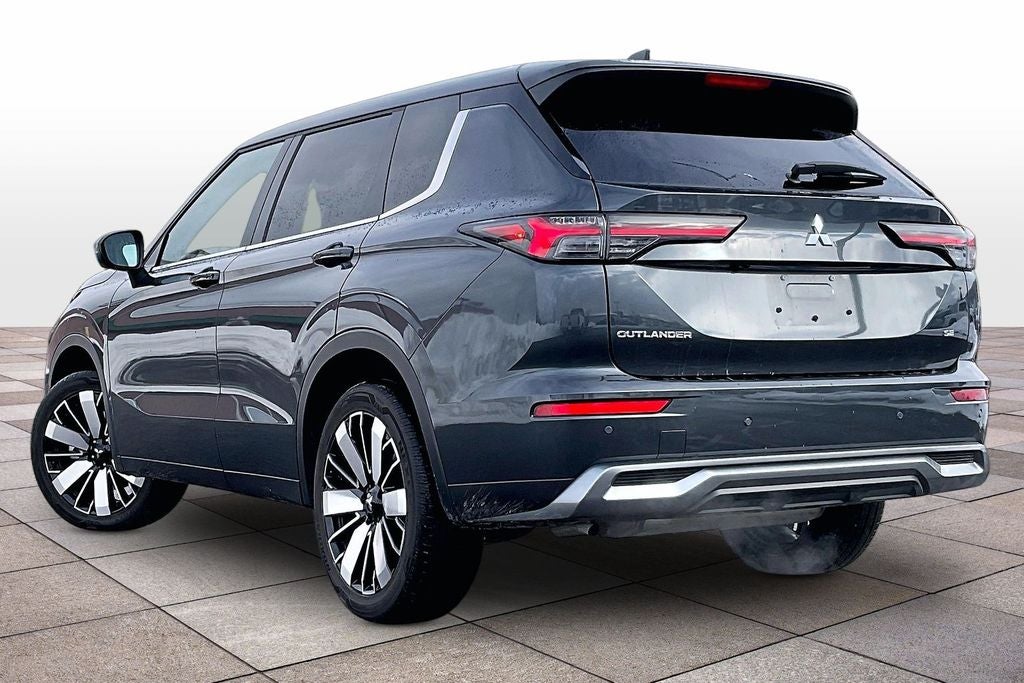 2025 Mitsubishi Outlander SE