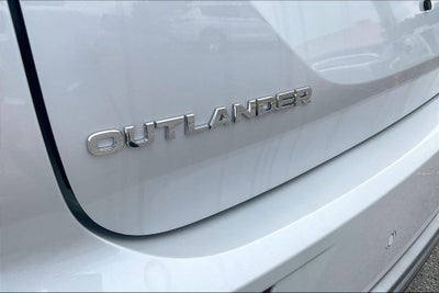 2025 Mitsubishi Outlander SE