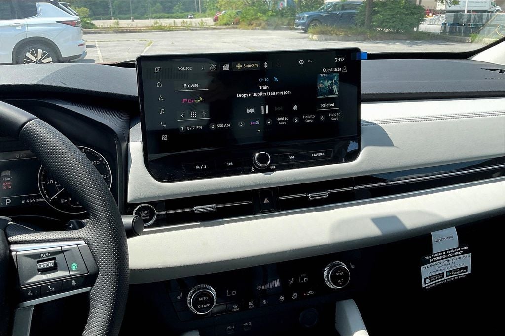 2025 Mitsubishi Outlander SE