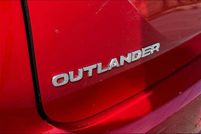 2025 Mitsubishi Outlander SE