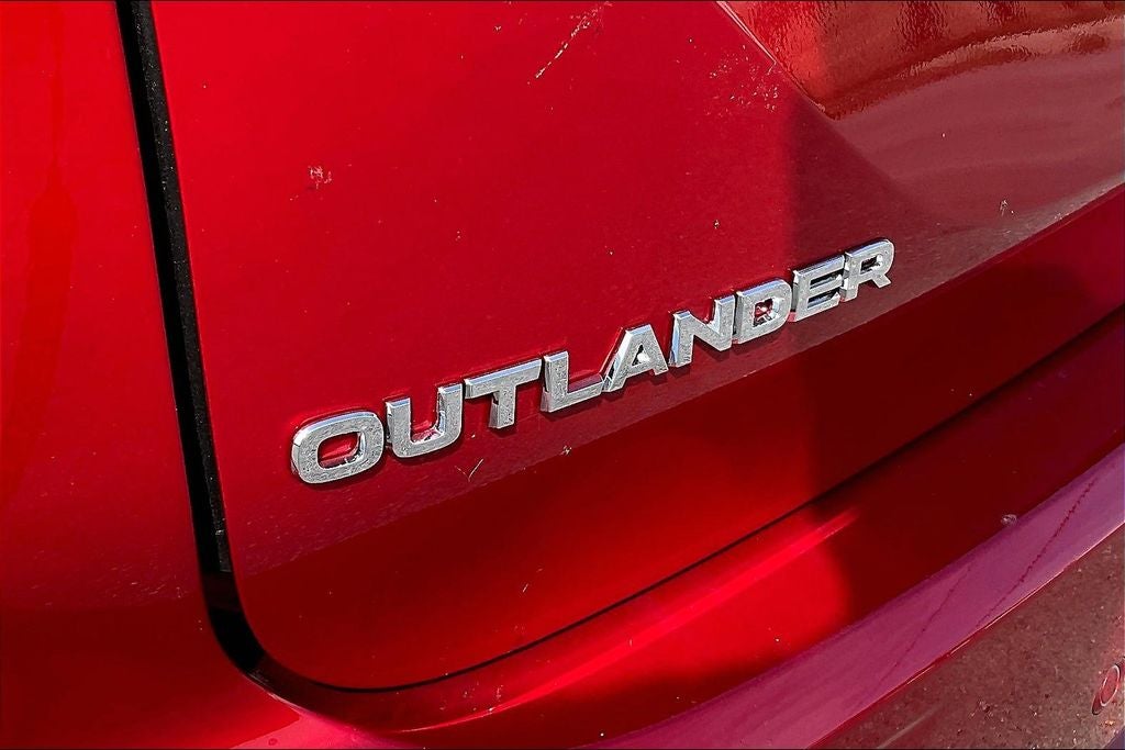 2025 Mitsubishi Outlander SE