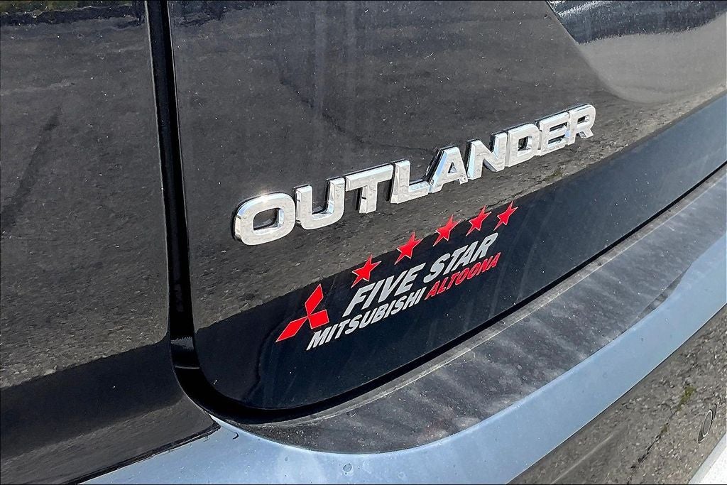 2025 Mitsubishi Outlander SE