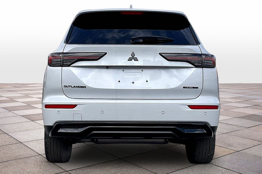 2026 Mitsubishi Outlander LE