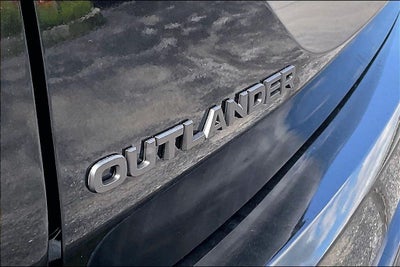 2026 Mitsubishi Outlander LE