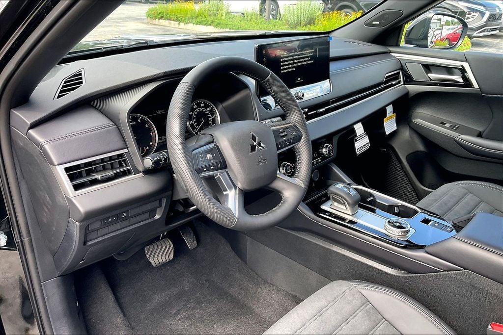 2026 Mitsubishi Outlander LE
