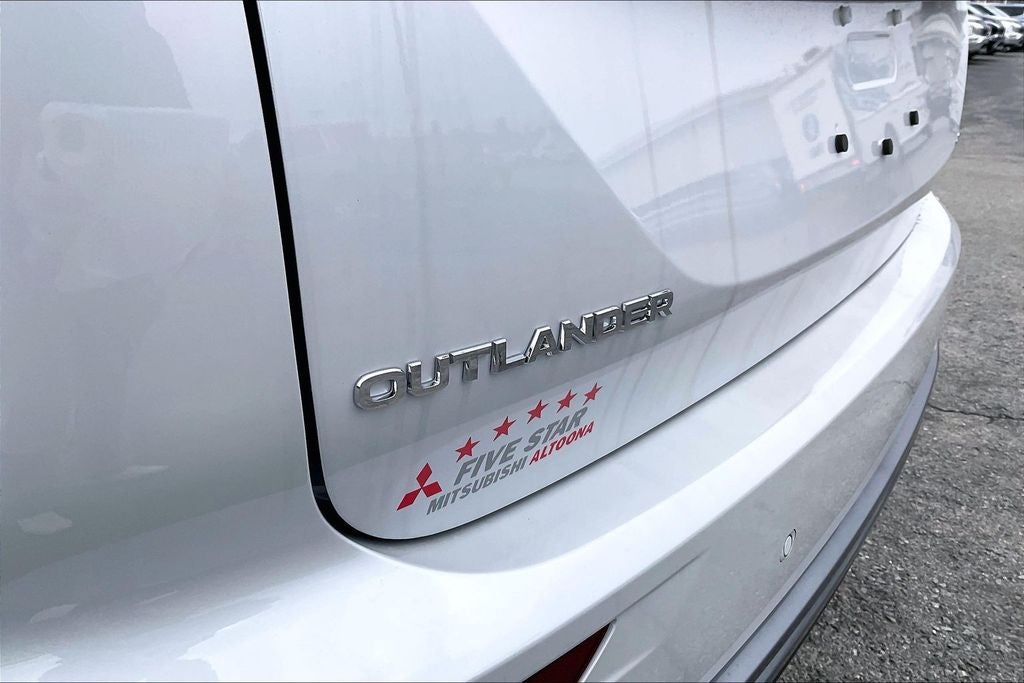 2026 Mitsubishi Outlander SE