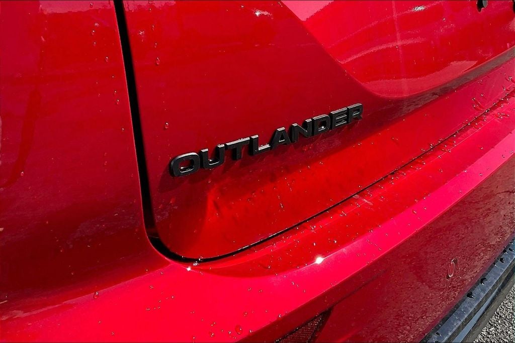2026 Mitsubishi Outlander LE