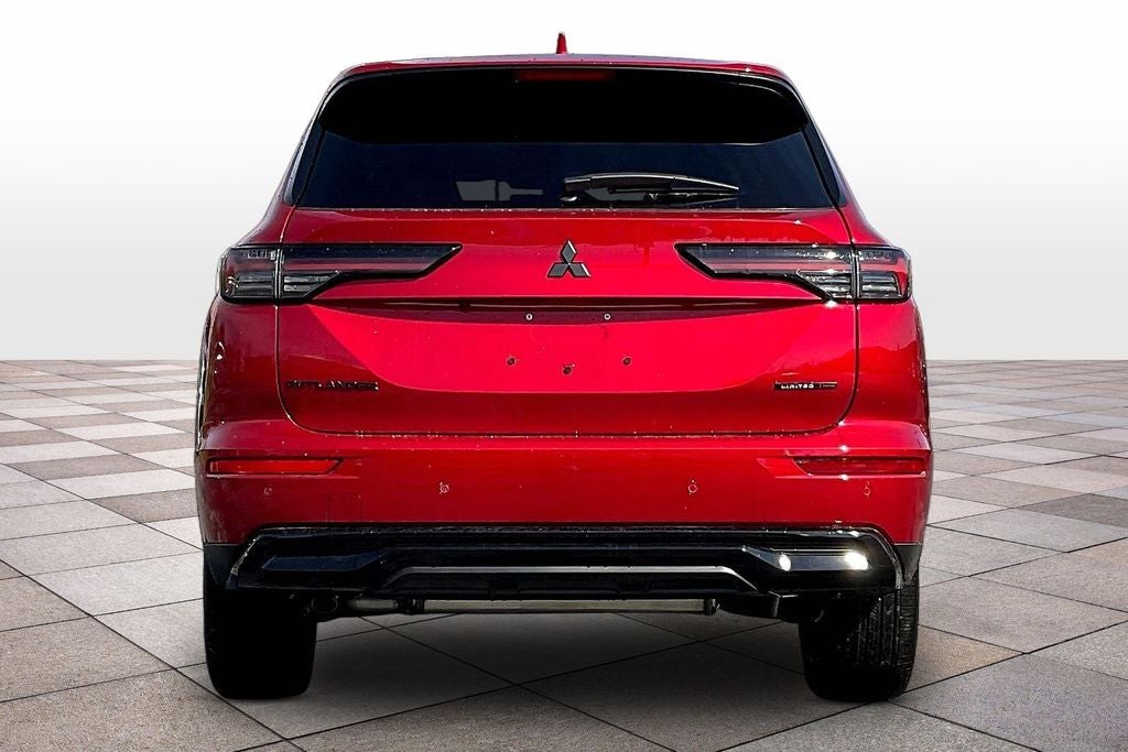 2026 Mitsubishi Outlander LE