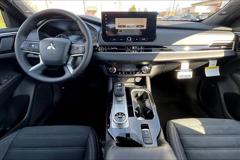 2026 Mitsubishi Outlander LE