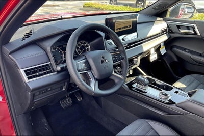 2026 Mitsubishi Outlander LE