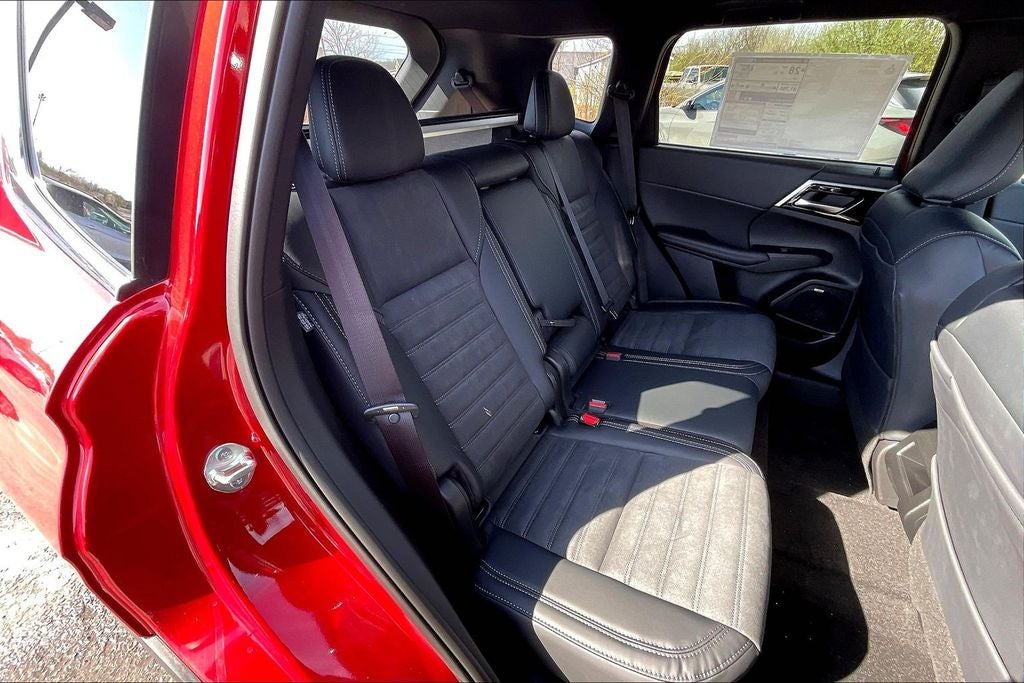 2026 Mitsubishi Outlander LE