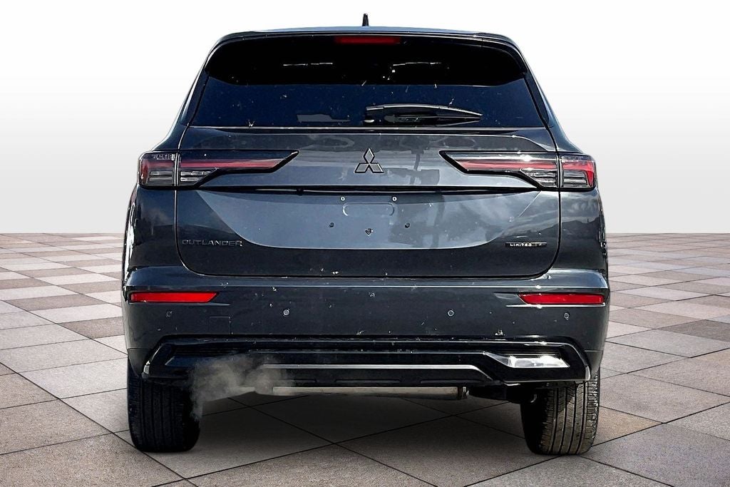 2026 Mitsubishi Outlander LE