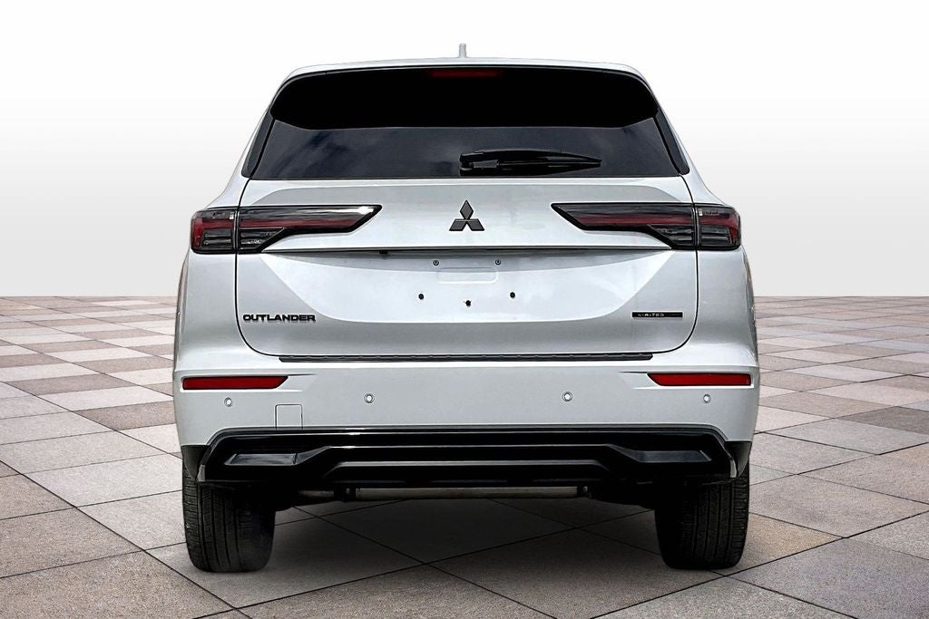 2026 Mitsubishi Outlander LE