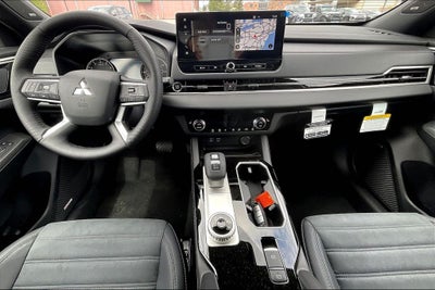 2026 Mitsubishi Outlander LE