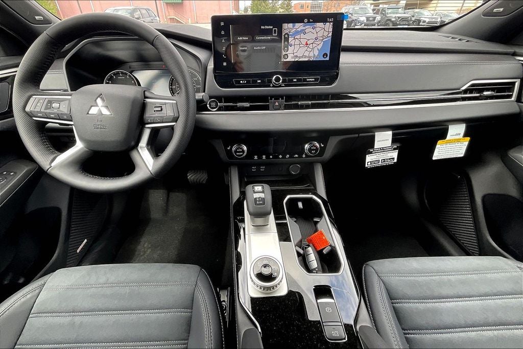 2026 Mitsubishi Outlander LE