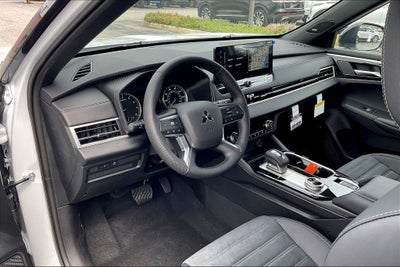 2026 Mitsubishi Outlander LE