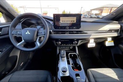 2026 Mitsubishi Outlander LE