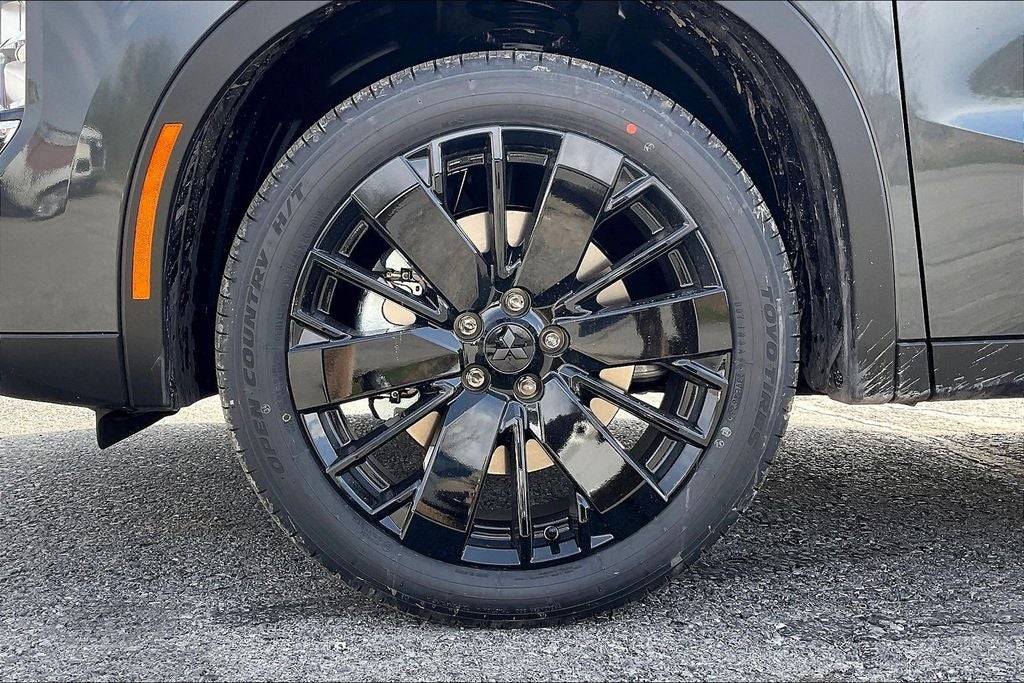 2026 Mitsubishi Outlander LE