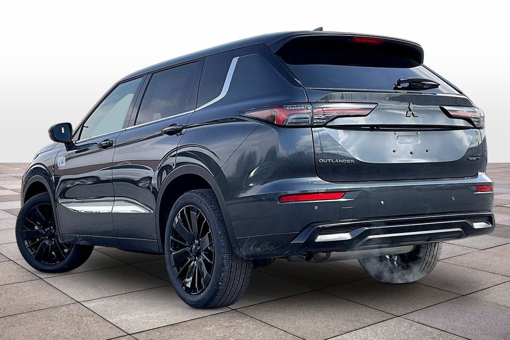 2026 Mitsubishi Outlander LE
