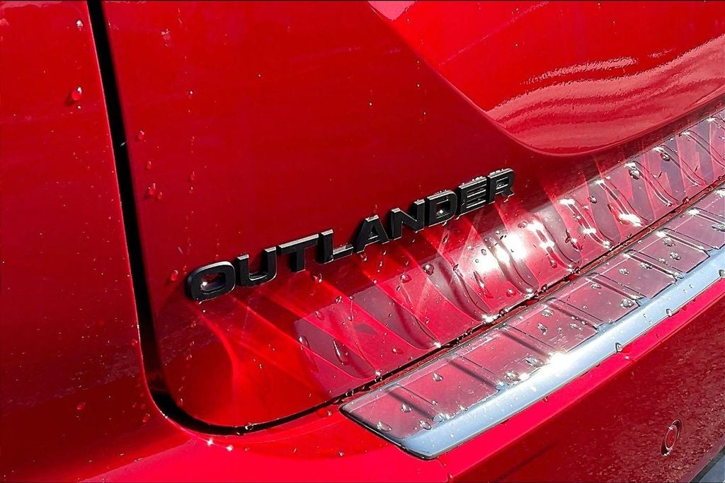 2026 Mitsubishi Outlander LE