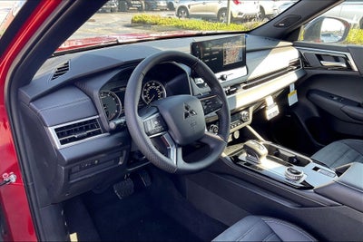 2026 Mitsubishi Outlander LE