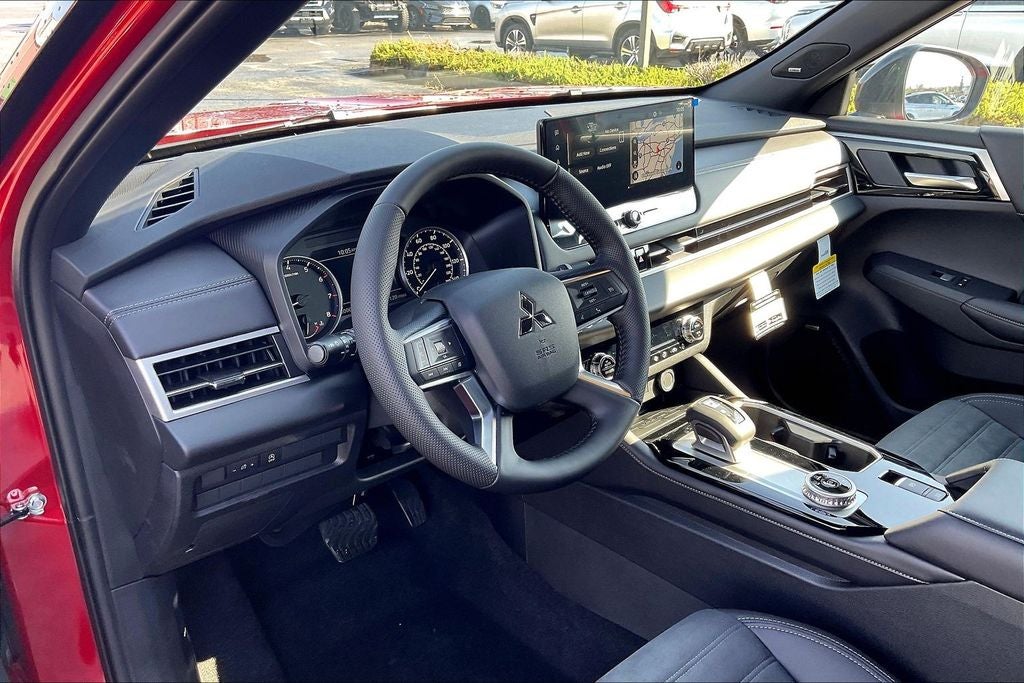 2026 Mitsubishi Outlander LE