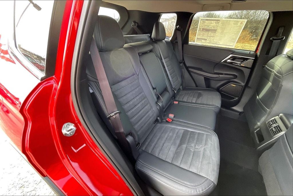 2026 Mitsubishi Outlander SE