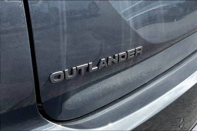 2026 Mitsubishi Outlander LE
