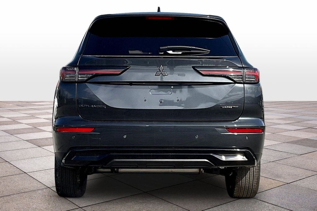 2026 Mitsubishi Outlander LE