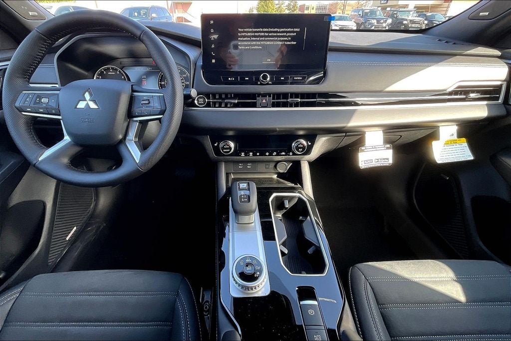 2026 Mitsubishi Outlander LE