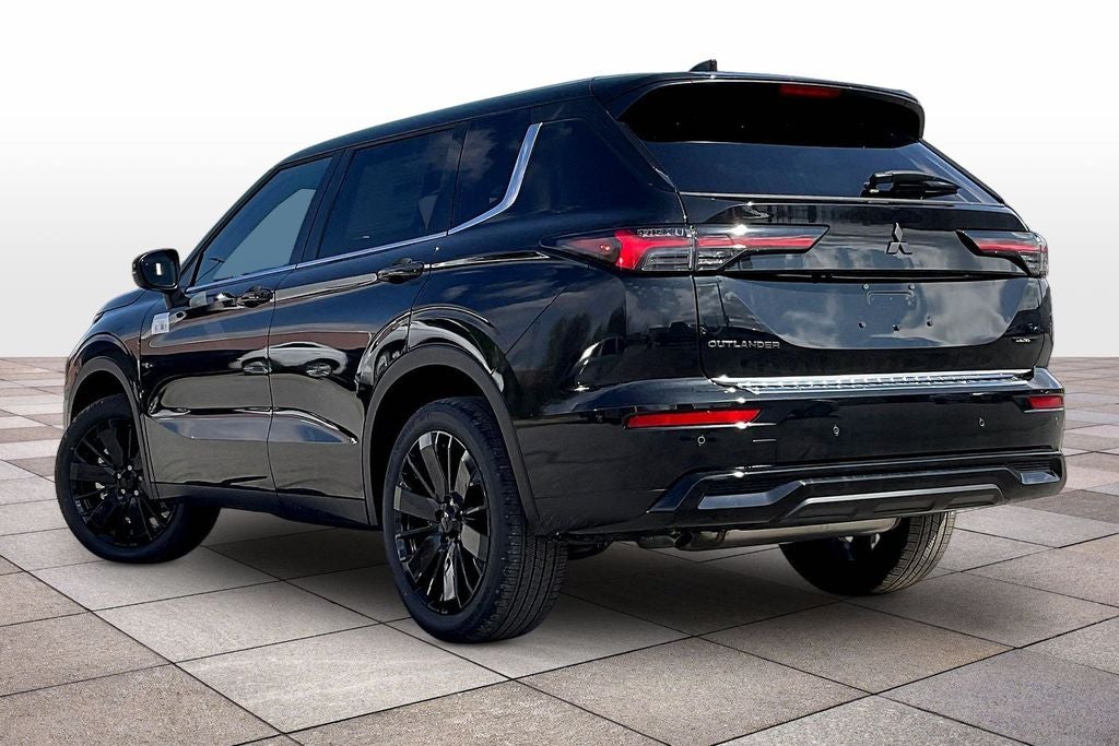 2026 Mitsubishi Outlander LE