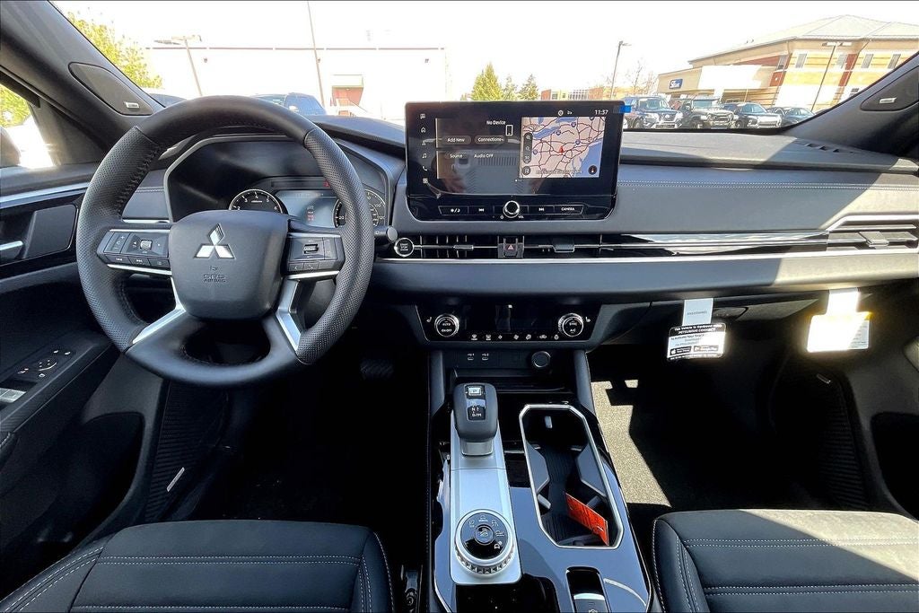 2026 Mitsubishi Outlander LE