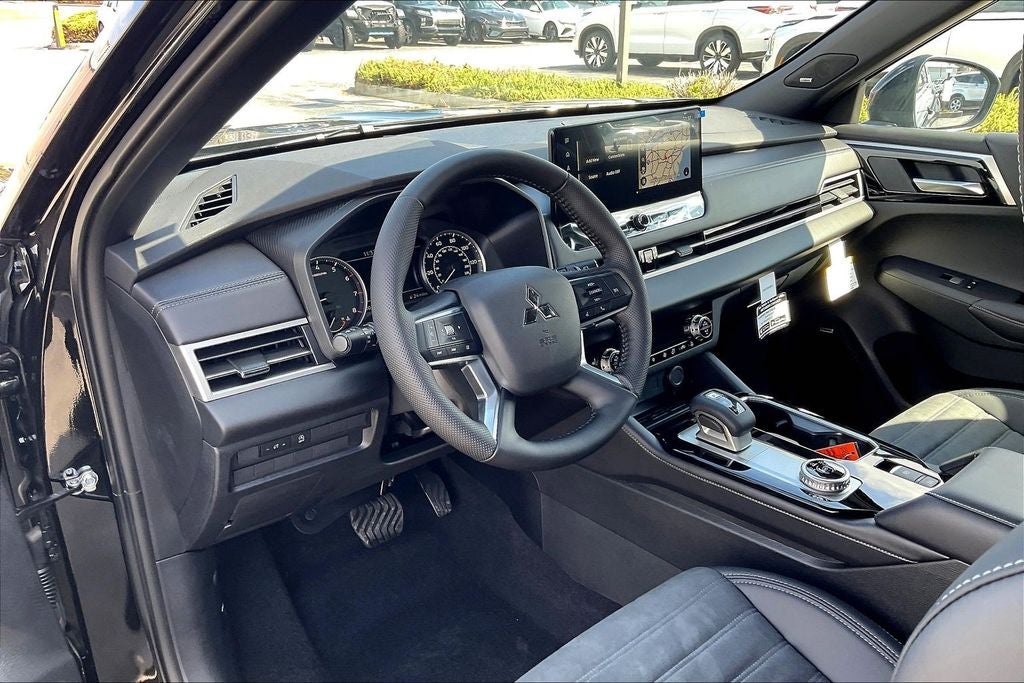 2026 Mitsubishi Outlander LE