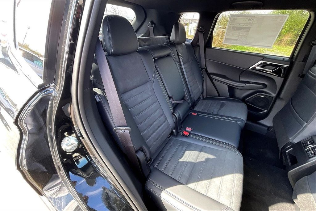 2026 Mitsubishi Outlander LE