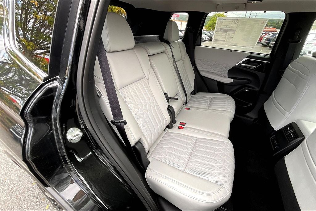 2025 Mitsubishi Outlander SEL