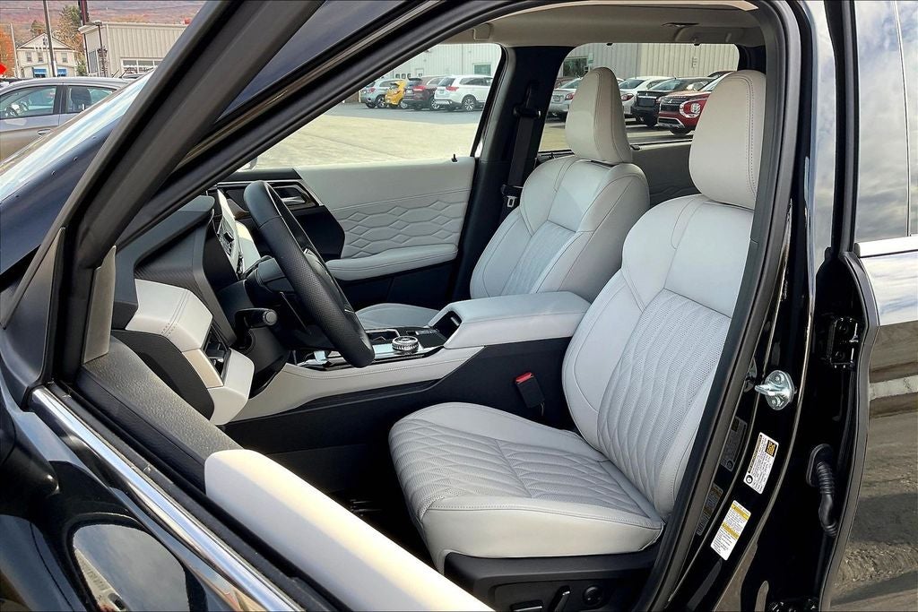 2025 Mitsubishi Outlander SEL