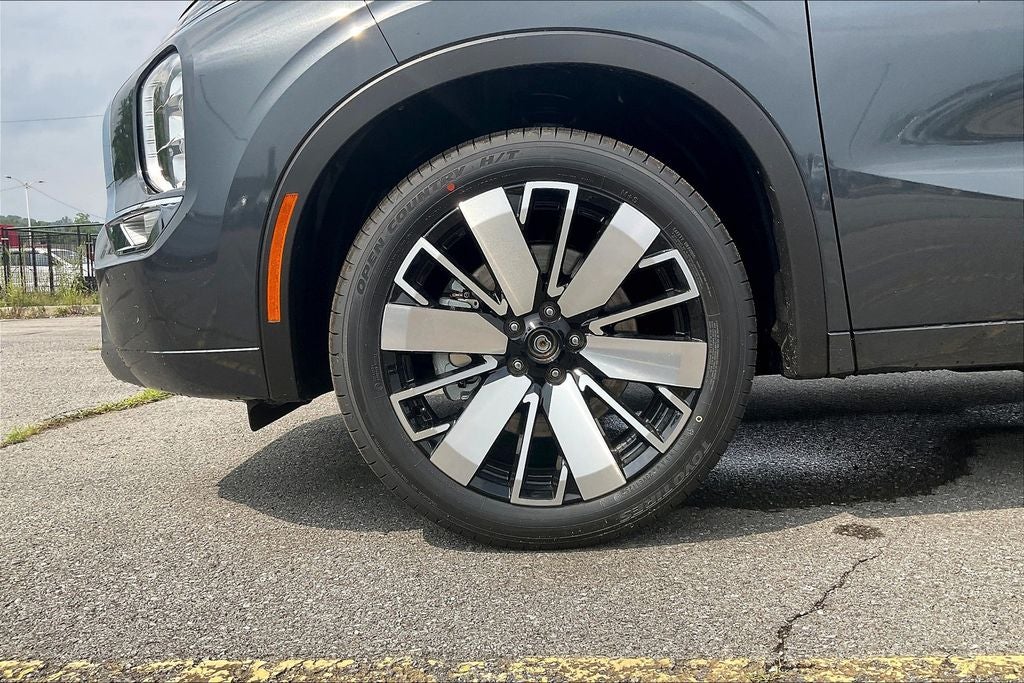 2025 Mitsubishi Outlander SEL