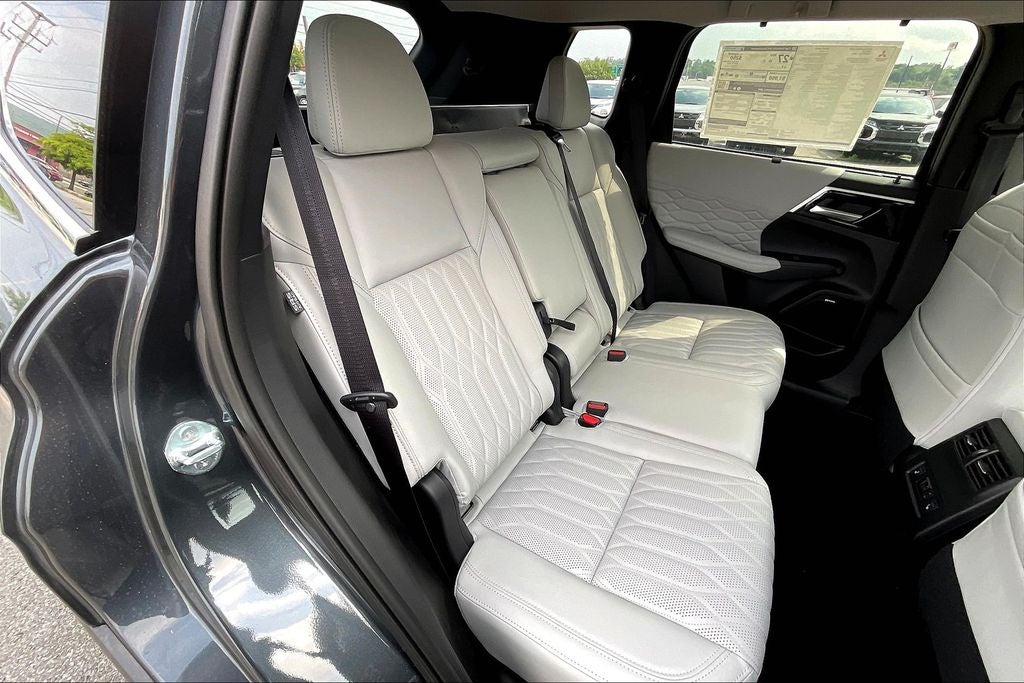 2025 Mitsubishi Outlander SEL