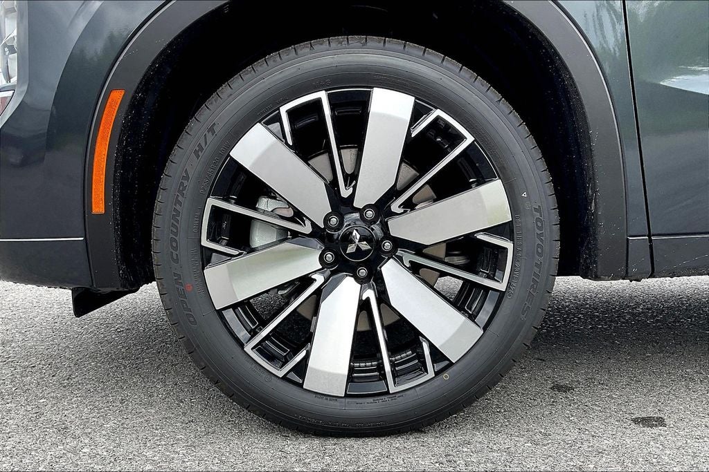 2025 Mitsubishi Outlander SEL