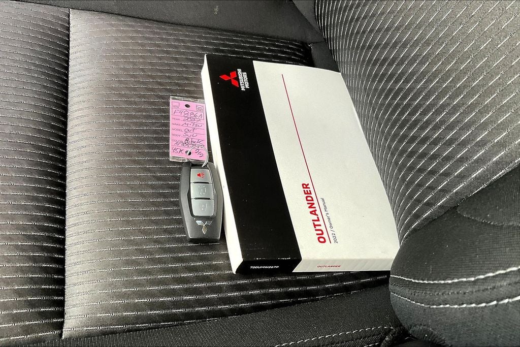 2022 Mitsubishi Outlander ES