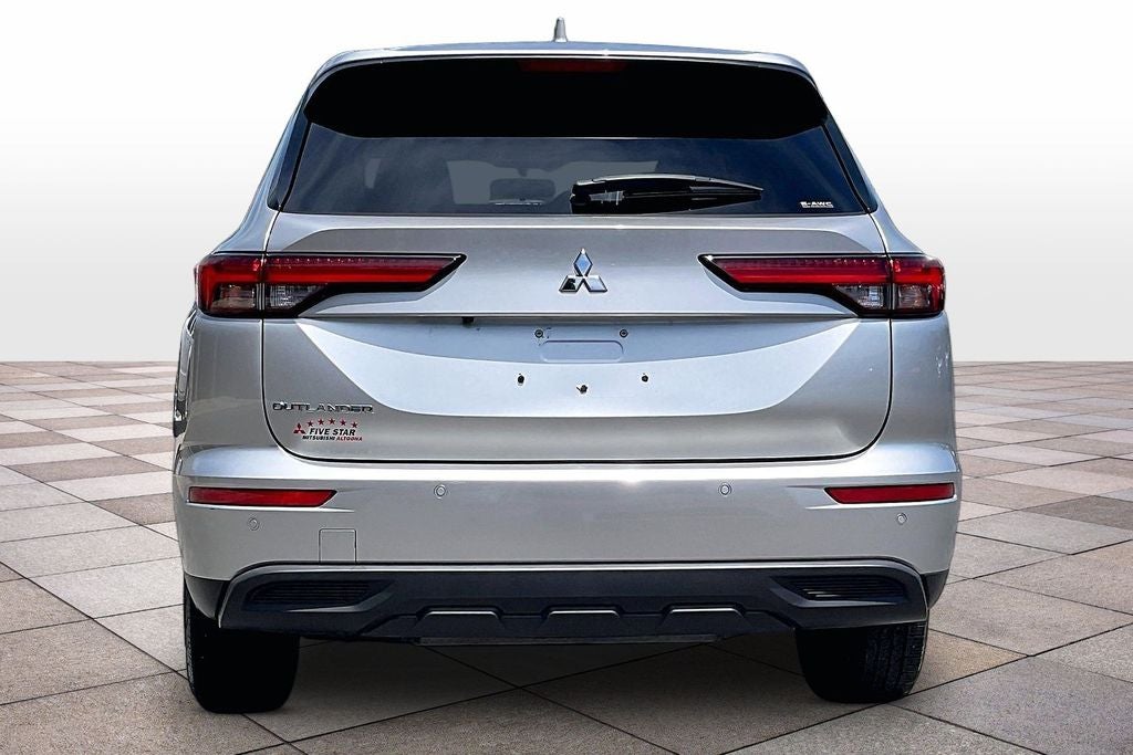 2022 Mitsubishi Outlander ES
