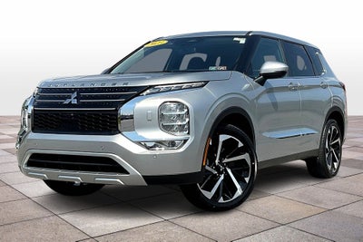 2023 Mitsubishi Outlander SE
