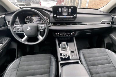 2022 Mitsubishi Outlander SE