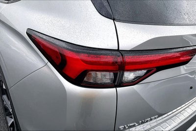 2022 Mitsubishi Outlander SE