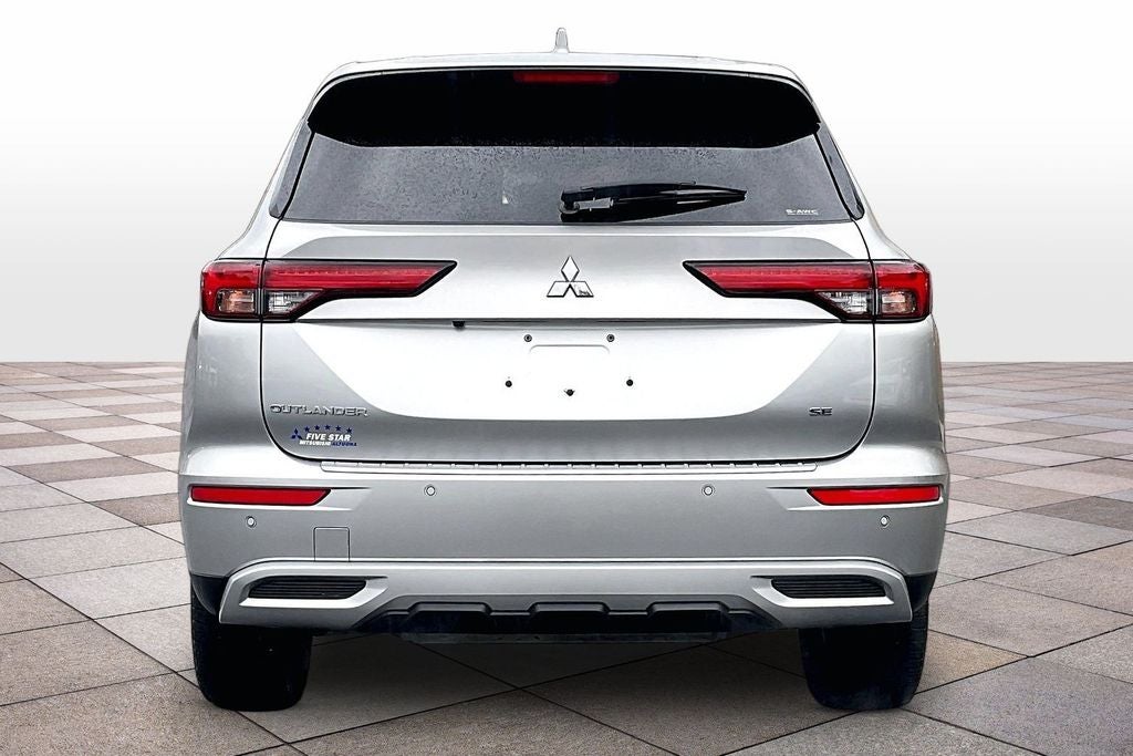 2022 Mitsubishi Outlander SE