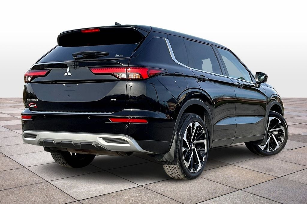 2022 Mitsubishi Outlander SE